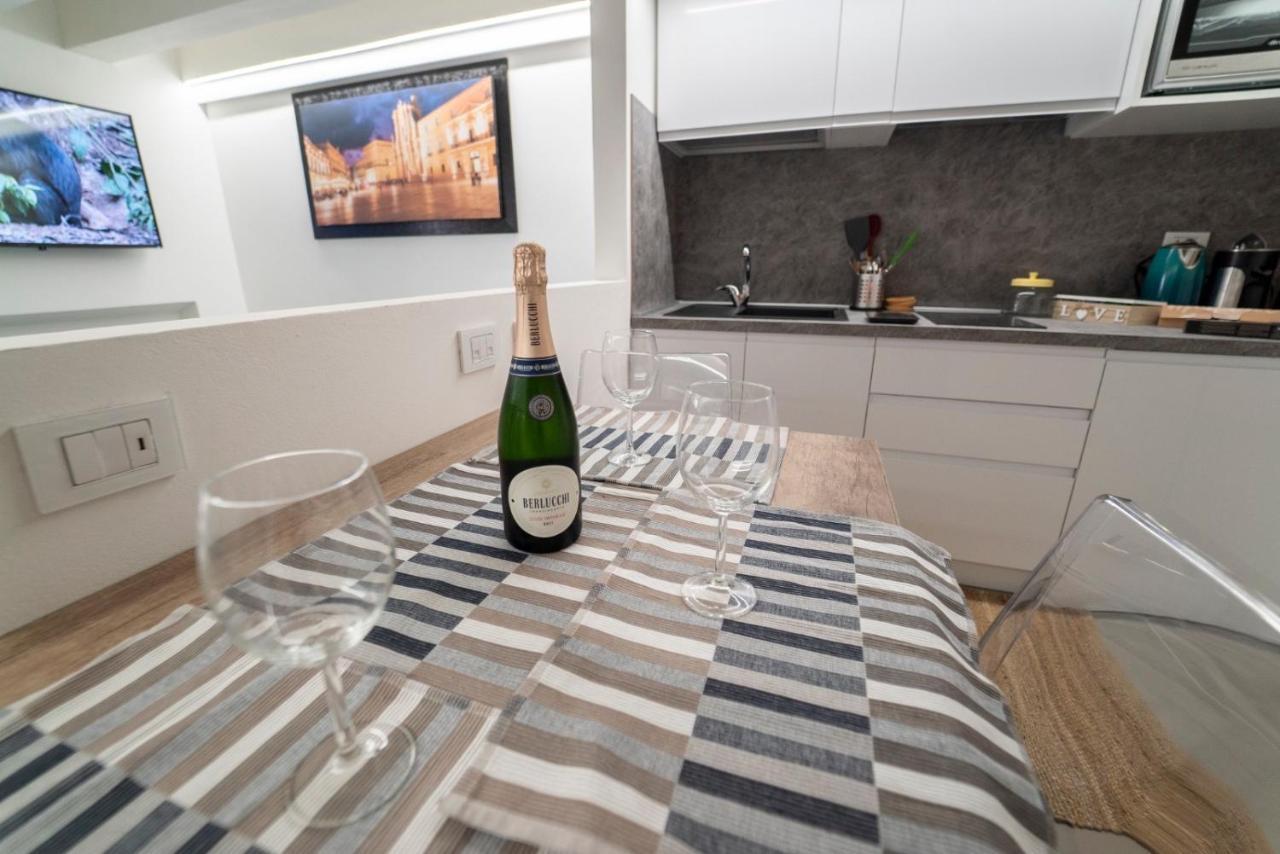 Ortigia Charme Piazza Duomo Apartment Syracuse Exterior photo